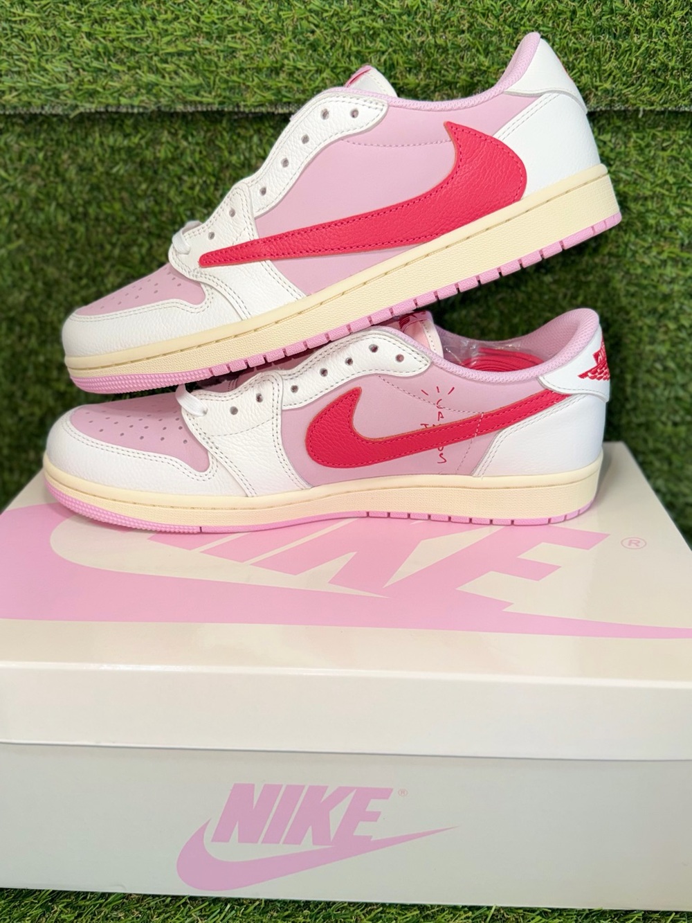 Jordan 1 Retro Low OG SP Travis Scott Sail Tropical Pink Size: US M 10.5